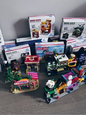 Brick Loot Mini City Buildings